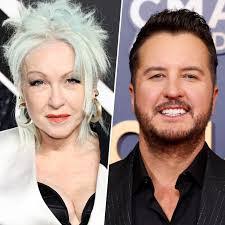 Sara Caplan's Instagram, Twitter & Facebook