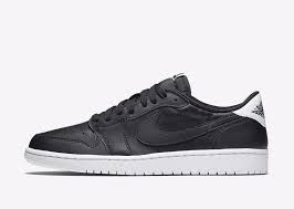 Air Jordan 1 Retro Low Black And White Nike Air Jordan 1 Retro Low Og Mens Basketball Shoes 10 Black White 705329 010 Nike Basketballshoes White Basketball Shoes Basketball Shoes Shoes