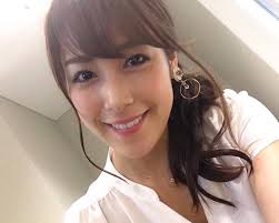 鷲見玲奈のカップは 彼氏 山田哲人と結婚はガセ 美脚や可愛い画像まとめ 2021 美容 美人 アナウンサー 鷲見玲奈