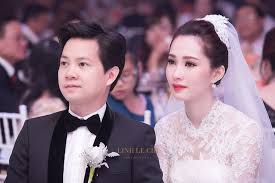 Đây là lần đầu tiên cô khoe con gái đầu lòng. Hoa Háº­u Ä'áº·ng Thu Tháº£o Khong Gian Tiá»‡c CÆ°á»›i Xa Hoa Vietnamnet
