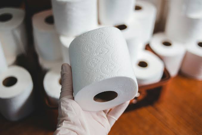 Engineer writes bulletproof rant on why 'over' is the optimal toilet paper  position - Upworthy