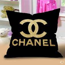 Chanel es la legendaria fashion house y la compañía homónima, fundada en 1910. Chanel Logo Pillow Case Cushion Cover Design Vintage Home Gift Chanel Decor Chanel Room Chanel Bedroom