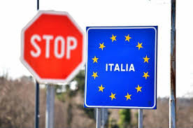 Le coppie transfrontaliere possono ora attraversare di nuovo il confine. Coronavirus La Svizzera Tiene Chiusi I Confini Con L Italia Radio Lombardia