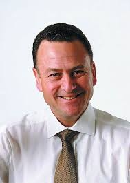 Tony Leon vorgestellt im Namibiana Buchdepot