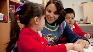Si te refieres a la educadora de niños de hasta 5 años, antes de la escuela primaria, en argentina comunmente se llama maestra. Dia De La Educadora Por Que Se Celebra Union Guanajuato