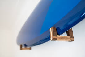 Comment accrocher une télévision au mur? Swell Wood Specialiste Des Supports Et Rack De Surf Bois