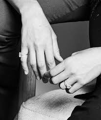 When meghan markle married prince harry in may of 2018, the groom gave his new bride a simple wedding band made with welsh gold (as is schwartz also resized and reset meghan's engagement ring. Meghan Markle S Spectacular New Diamond Ring Revealed In Portrait Huffpost Canada Life