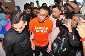 Dyg fatimah datuk pattinggi abang. George Gerald On Twitter Johor State Executive Councillor Datuk Abdul Latif Bandi Charged With 33 Counts Of Graft Https T Co Uuhnphd01i