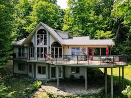 Redstone Lake Cottage Rentals | Haliburton Cottage Rentals