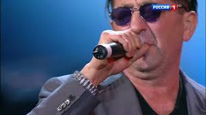 Припев на заре я выйду в туман на заре покину приют припаду, рыдая, к цветам и ноздрями землю втяну. Oleg Gazmanov Na Zare Translation Of Lyrics