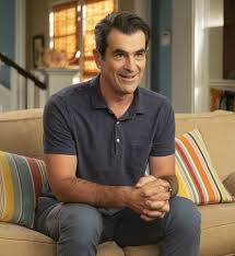 Could you resist sneaking a peek inside other peoples relationships? Phil Talks On The Couch Modern Family Season 10 Episode 5 Tv Fanatic