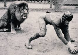 1923 Loyola College Formally Adopts The Lion As Its Mascot Cat People Loyola Marymount University Lion Pride