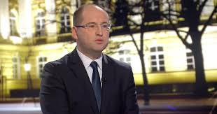 Adam bielan, który został zapytany w radiu zet wprost o swoje zarobki, zdradził, że na rękę zarabia około 10 tys. Bielan O Swoich Zarobkach Gdyby Zona Nie Zarabiala Nie Starczaloby Nam Blog Salon24 News