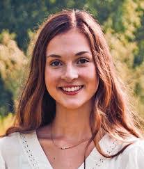 Alison Barr's Instagram, Twitter & Facebook