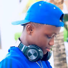 Holoteq Group wishes you all a Happy International Translation Day. Tribute  to our Professional International Translators for their constant support.  🙌🙏 "Finding the words for a world in crisis". Comment below your