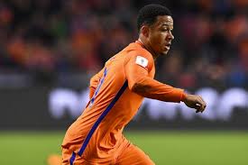 أعلن نادي برشلونة ، عن تعاقده مع الدولي الهولندي ممفيس ديباي نجم أولمبيك ليون الفرنسي السابق فى صفقة. Ø§Ù„Ù€ÙƒØ±Ø© Ø§Ù„Ù€Ø¯ÙˆÙ„ÙŠÙ€Ø© Ù‡ÙƒØ°Ø§ Ø±Ø¯ Ø¯ÙŠØ¨Ø§ÙŠ Ø¹Ù„Ù‰ Ø§Ù‡ØªÙ…Ø§Ù… Ù…ÙŠÙ„Ø§Ù† Ø¨Ø¶Ù…Ù‡