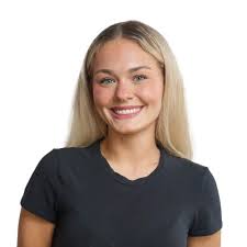 Hallie Marsh's Instagram, Twitter & Facebook