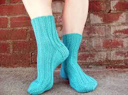 Easy socks for the whole family with step by step pattern and tutorials aimed at beginning sock knitters. Picking Needles For Knitting Your Sock Shiny Happy World