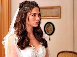 290 Likes 3 Comments Dogdugun Ev Kaderindir Dek 3rb On Instagram صور من الحلقة الثانية باقي خمسة أي Acconciature Sposa Sposa Acconciature