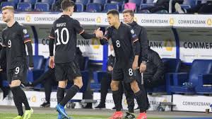 Uefa.com is the official site of uefa, the union of european football associations, and the governing uefa works to promote, protect and develop european football across its 55 member. Em 2021 Uefa Erlaubt Funf Auswechslungen
