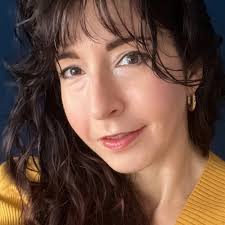 Maria Ostrowski's Instagram, Twitter & Facebook