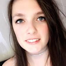 Caitlin Pullen's Instagram, Twitter & Facebook