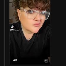 It was an unforgettable! Simon Cowell and Son sing an Adorably Angelic  Version of “Don't Stop Believin”Watch the video in the...... See more