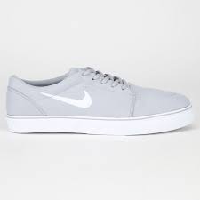 Dresses, jackets, sneakers, bags, accessoires Low Top Nike Shoes