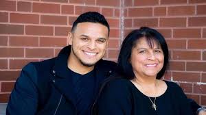 Marlins closer A.J. Ramos shares bond with his mother