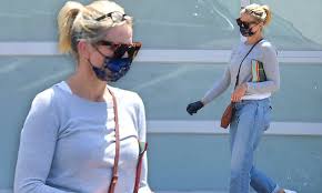 More images for cameron diaz weight lifting » Cameron Diaz Cuts A Low Key Figure As She Runs Err Cameron Diaz Shotoe