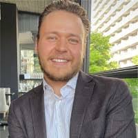 Chris Liedtke's Instagram, Twitter & Facebook