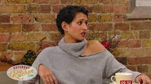 One viewer took to twitter and joked. Bbc S Naga Munchetty Slammed As Saturday Kitchen Host Walks Off Set After Dig Mirror Online