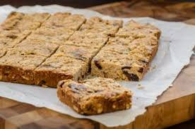 Barres De Cereales A La Cannelle Aux Raisins Et Au Beurre D Arachide Qu Est Ce Qui Mijote De Kraft Recipe Peanut Butter Granola Bar Recipe Granola Bars Peanut Butter Granola Recipe
