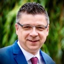 Just dropping a quick note to wish all my connections and colleagues a very  Happy Xmas and very best wishes for 2021. Keep safe, i cant wait to catch  up with more