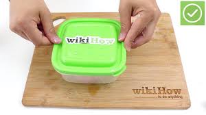 Pour faire du slime sans colle, versez d'abord une tasse d'eau dans un bol. 3 Manieres De Fabriquer Du Slime Sans Colle Wikihow