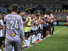 Depois de dominar o primeiro tempo, moleques de xerém sofreram pressão do galo mas empataram nos últimos segundos do jogo. Da Profecia A Gratidao O Primeiro E Ultimo Ato De Victor No Atletico Mg 01 03 2021 Uol Esporte