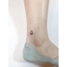 15 Lovely Micro Tattoos Your Mom Won T Even Mind Minimalist Tattoo Cupcake Tattoos Tattoos