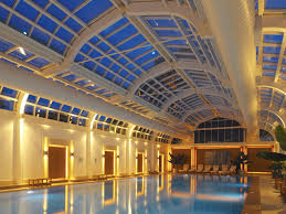 18 Indoor Swimming Pools With Incredible Designs Indoor Swimming Pools Indoor Swimming Swimming Pools