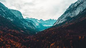 Beruntunglah bagi anda yang tinggal di indonesia, karena negeri kita ini menyimpan berbagai keindahan alam. Pemandangan Alam Pegunungan Foto Gratis Di Pixabay