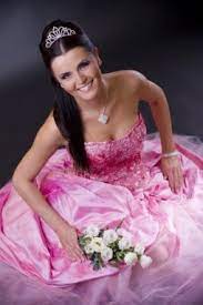 Maybe you would like to learn more about one of these? Brautkleider Mal Anders Farbenfroh Vor Den Altar Style My Fashion