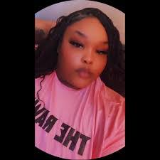 Autumn Ellington's Instagram, Twitter & Facebook