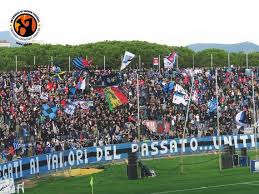 Pisa calcio on wn network delivers the latest videos and editable pages for news & events, including entertainment, music, sports, science and more, sign up and share your playlists. Pisa Calcio Gegen Trapani Calcio Faszination Fankurve