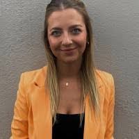 Lea Wolf's Instagram, Twitter & Facebook