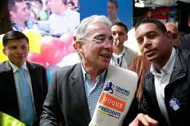 La propuesta del alcalde de medellín no fue bien recibida en redes sociales y desató. Ivan Duque Y Alvaro Uribe En El Centro De Escandalo Por Supuesta Compra De Votos Vanguardia Com