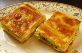 Hazir Yufkadan Hazirlanan Ancak Lezzetiyle Gercegini Aratmayan Kolay Su Boregi Tarifi Evdeki Pastane Sayfamizda Bilgilerinize Savoury Food Food Pastry Recipes