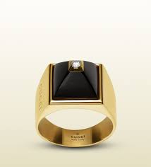 Ring In 18k Yellow Gold Diamonds And Black Chalcedony 315907j85w88524 Gucci Rings Gemstones Diamond