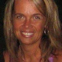 Laura Hyder's Instagram, Twitter & Facebook