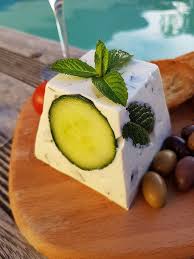 Pyramide De Chavroux Tzatziki Audrey Cuisine Audrey Cuisine Aperitif Gourmand Alimentation