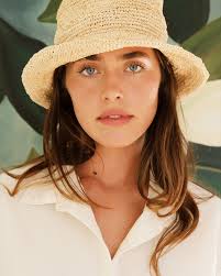 did a little collection of hats with @pepe.bianco 100% handmade by  Francesca grown and woven in Sardegna, Italy braided in the traditional  Florentine style select pieces available at the @clhei__ shop in