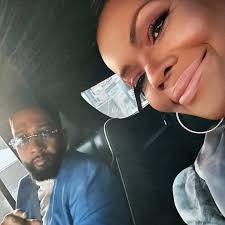 Ich will Glen Powell/ Tom Hopper